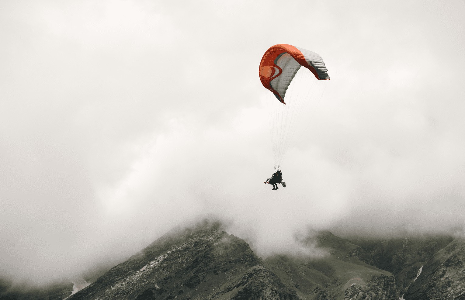 Paraglidin_Georgia